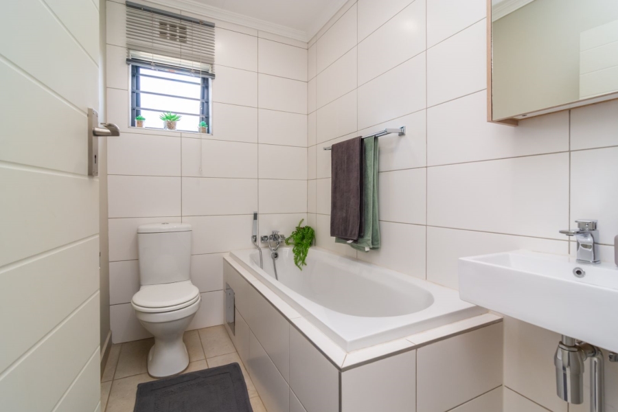 3 Bedroom Property for Sale in Lion Pride Gauteng