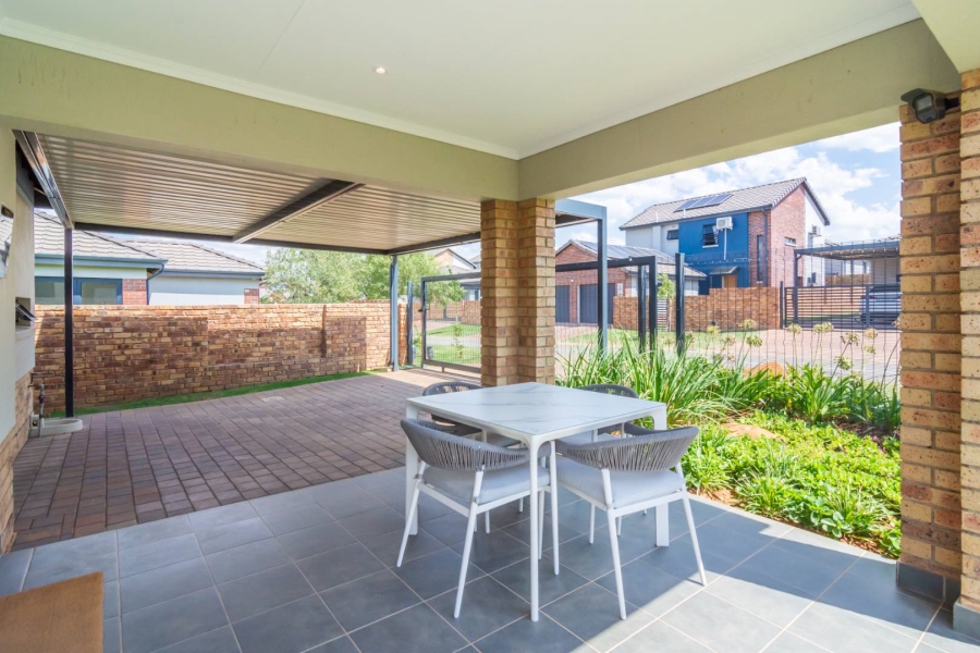 3 Bedroom Property for Sale in Lion Pride Gauteng