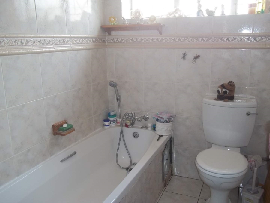 To Let 3 Bedroom Property for Rent in Glenhazel Gauteng