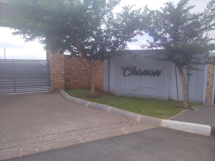 2 Bedroom Property for Sale in Groblerpark Gauteng