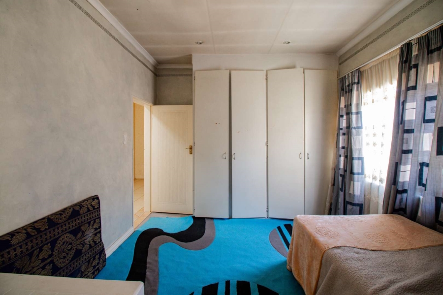 6 Bedroom Property for Sale in Bakerton Gauteng