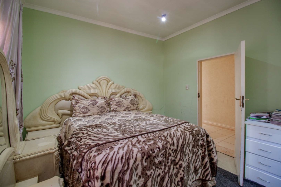 6 Bedroom Property for Sale in Bakerton Gauteng