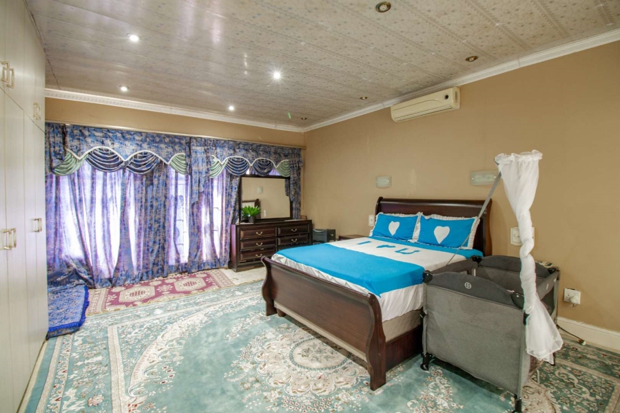 6 Bedroom Property for Sale in Bakerton Gauteng
