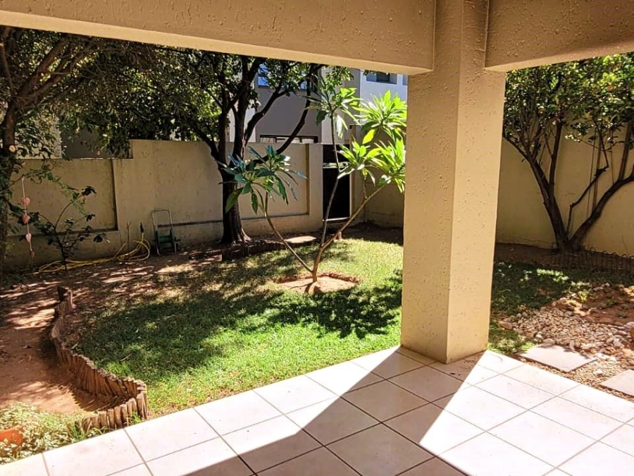 To Let 2 Bedroom Property for Rent in Maroeladal Gauteng