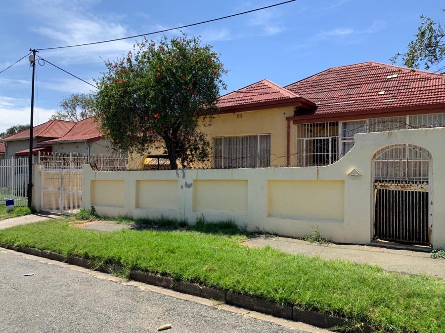 10 Bedroom Property for Sale in Regents Park Gauteng