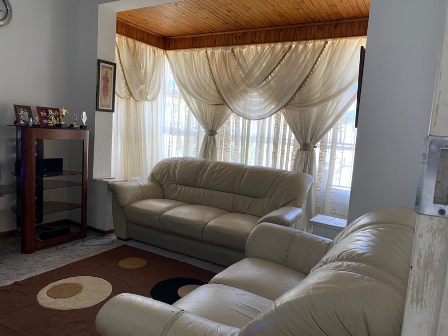 10 Bedroom Property for Sale in Regents Park Gauteng