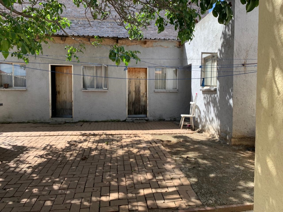 10 Bedroom Property for Sale in Regents Park Gauteng