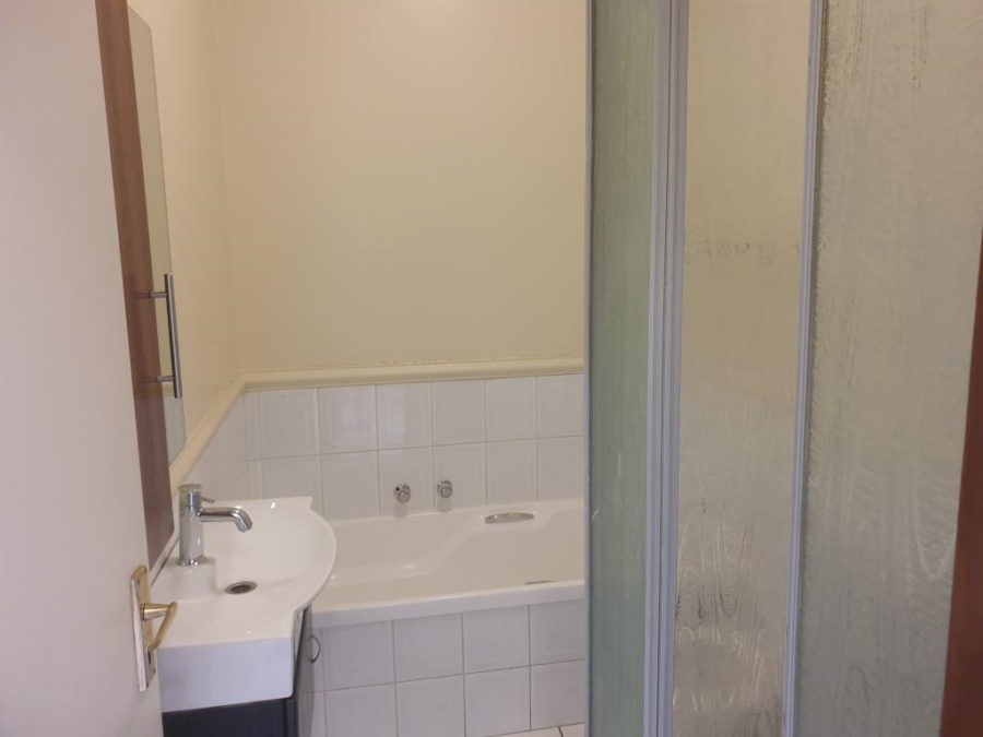 2 Bedroom Property for Sale in Oaklands Gauteng