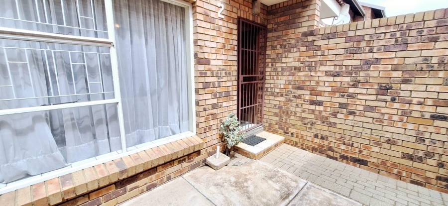 3 Bedroom Property for Sale in New Redruth Gauteng
