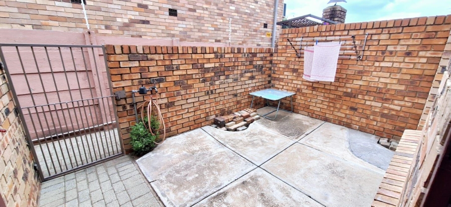 3 Bedroom Property for Sale in New Redruth Gauteng