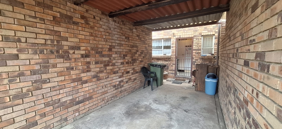 3 Bedroom Property for Sale in New Redruth Gauteng