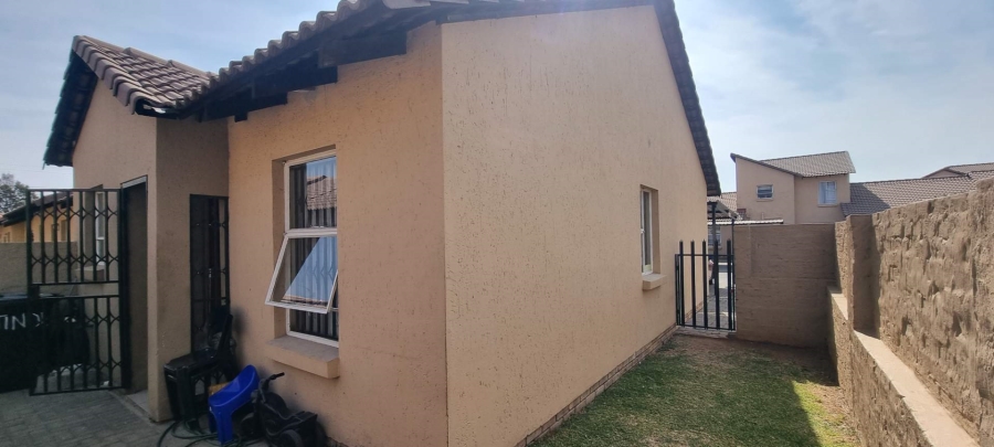 3 Bedroom Property for Sale in Albertsdal Gauteng