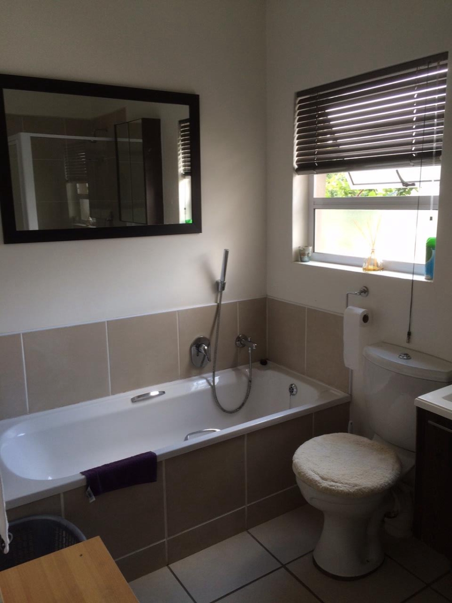 To Let 1 Bedroom Property for Rent in Bryanston Gauteng