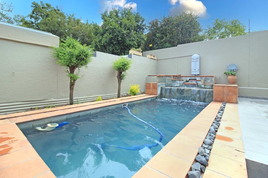 3 Bedroom Property for Sale in Faerie Glen Gauteng