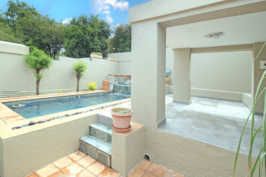 3 Bedroom Property for Sale in Faerie Glen Gauteng