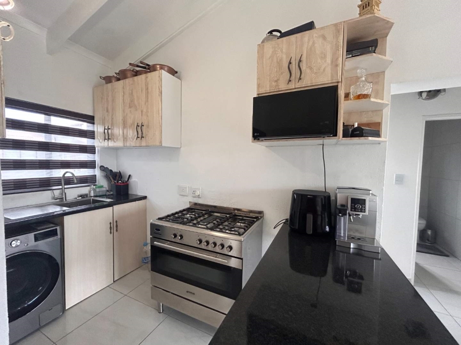 2 Bedroom Property for Sale in Honeydew Grove Gauteng