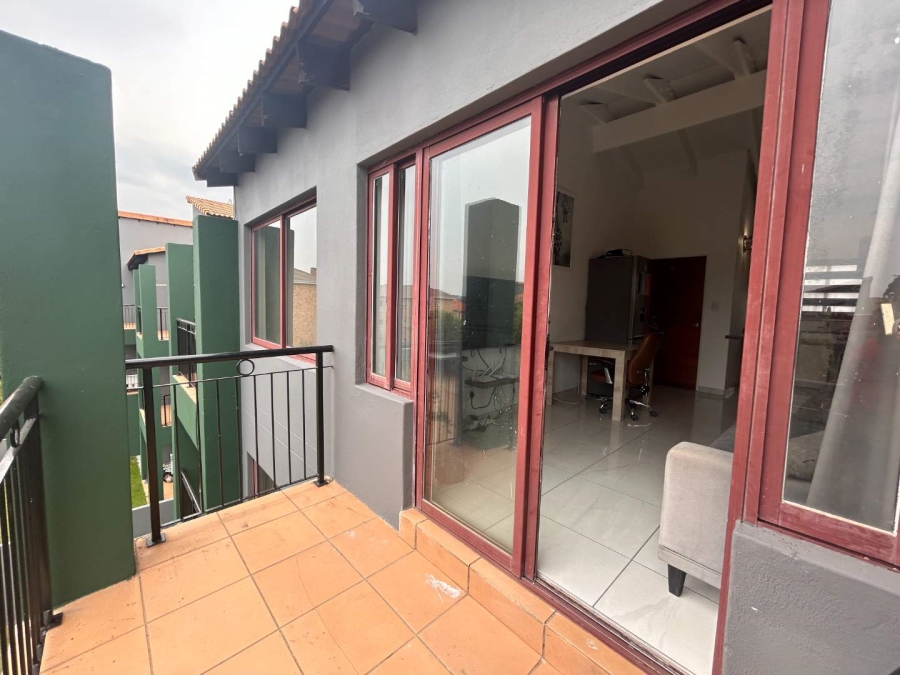 2 Bedroom Property for Sale in Honeydew Grove Gauteng