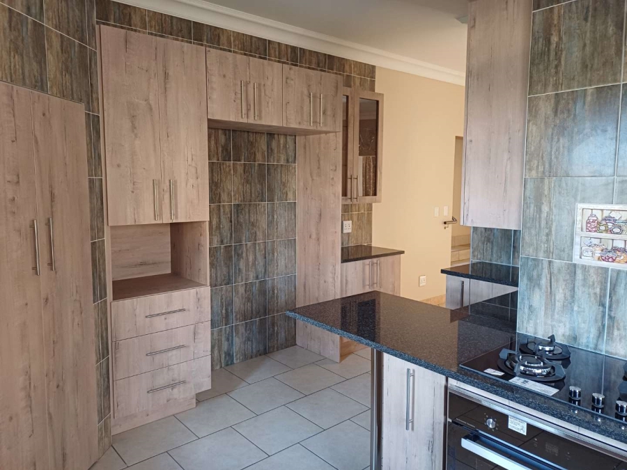 6 Bedroom Property for Sale in South Crest Gauteng