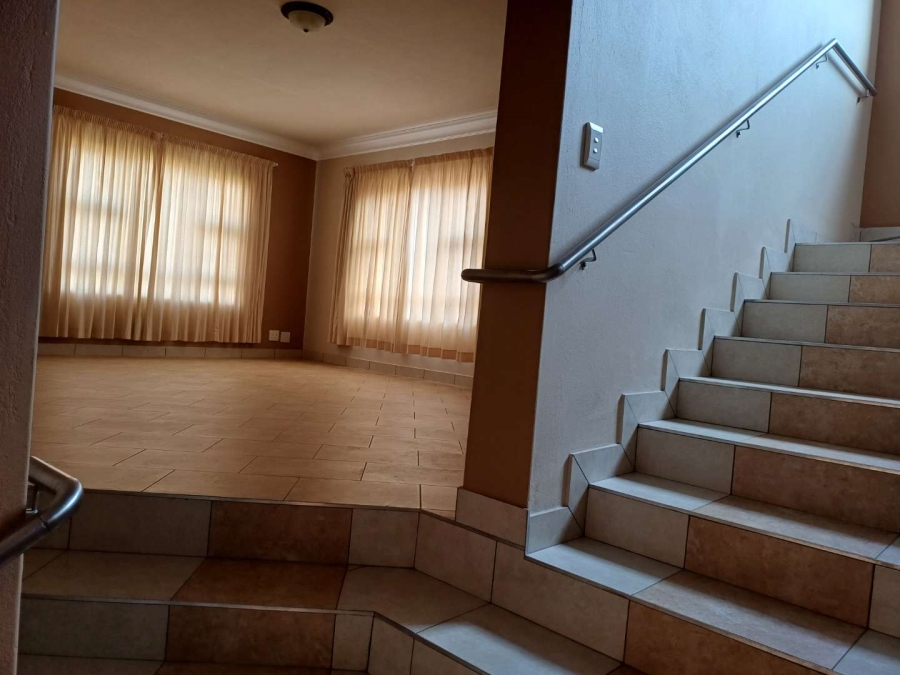 6 Bedroom Property for Sale in South Crest Gauteng