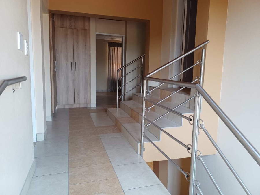 6 Bedroom Property for Sale in South Crest Gauteng