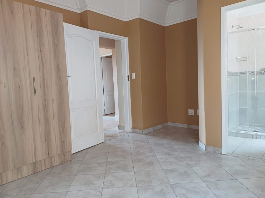 6 Bedroom Property for Sale in South Crest Gauteng