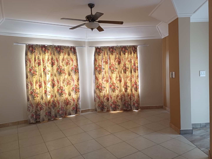 6 Bedroom Property for Sale in South Crest Gauteng