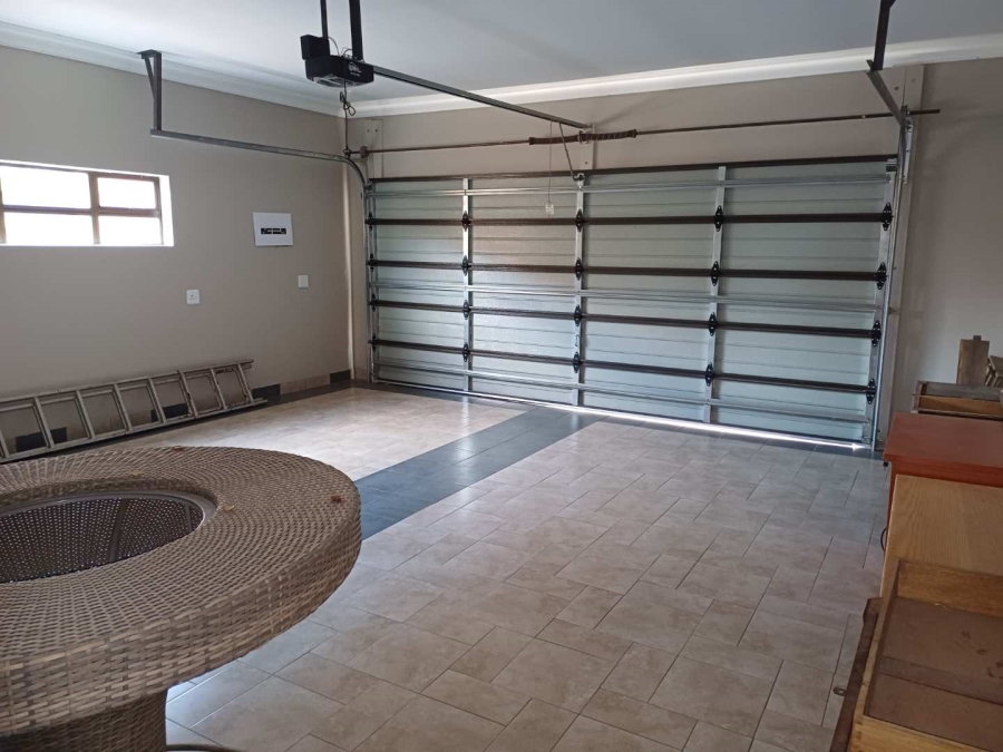 6 Bedroom Property for Sale in South Crest Gauteng
