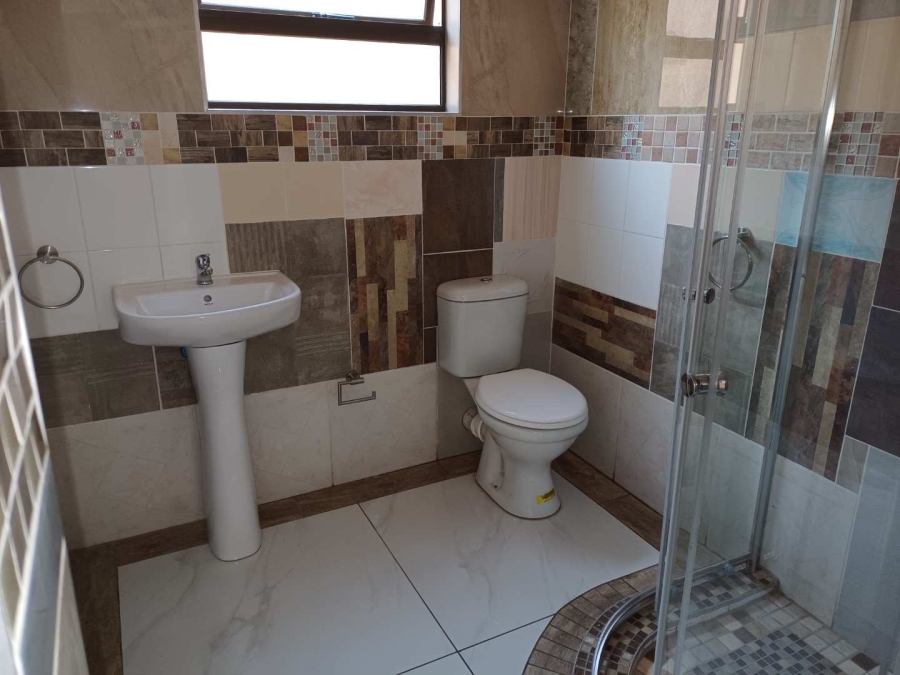 6 Bedroom Property for Sale in South Crest Gauteng