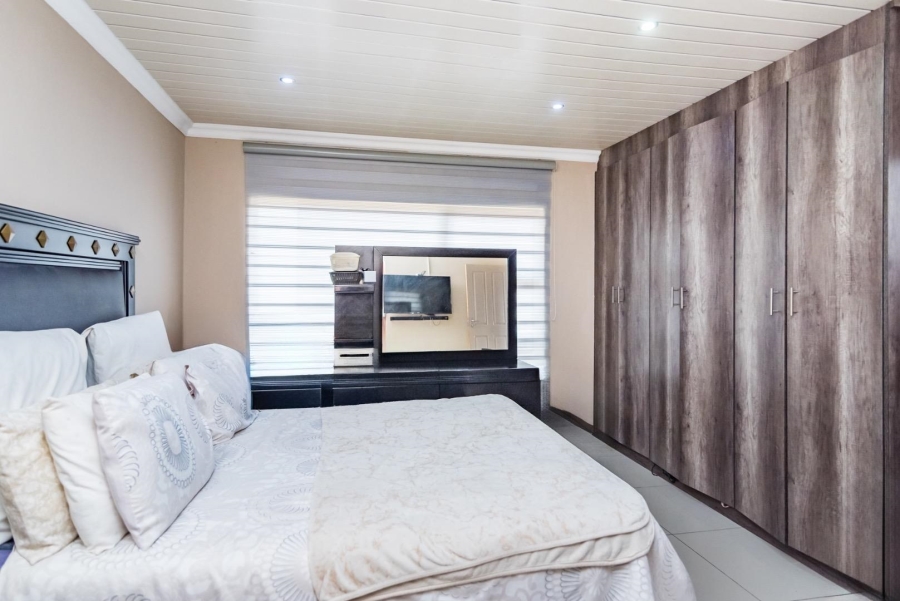 3 Bedroom Property for Sale in Groblerpark Gauteng