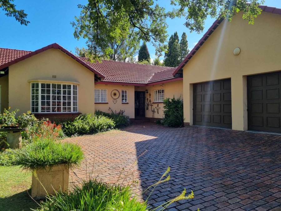 4 Bedroom Property for Sale in Brackenhurst Gauteng
