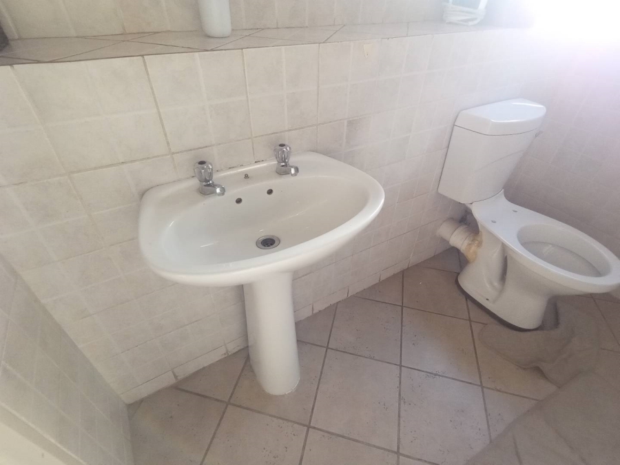 To Let 2 Bedroom Property for Rent in Birchleigh Gauteng