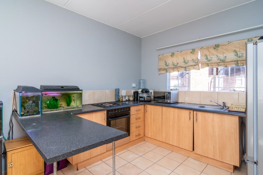To Let 2 Bedroom Property for Rent in Groblerpark Gauteng