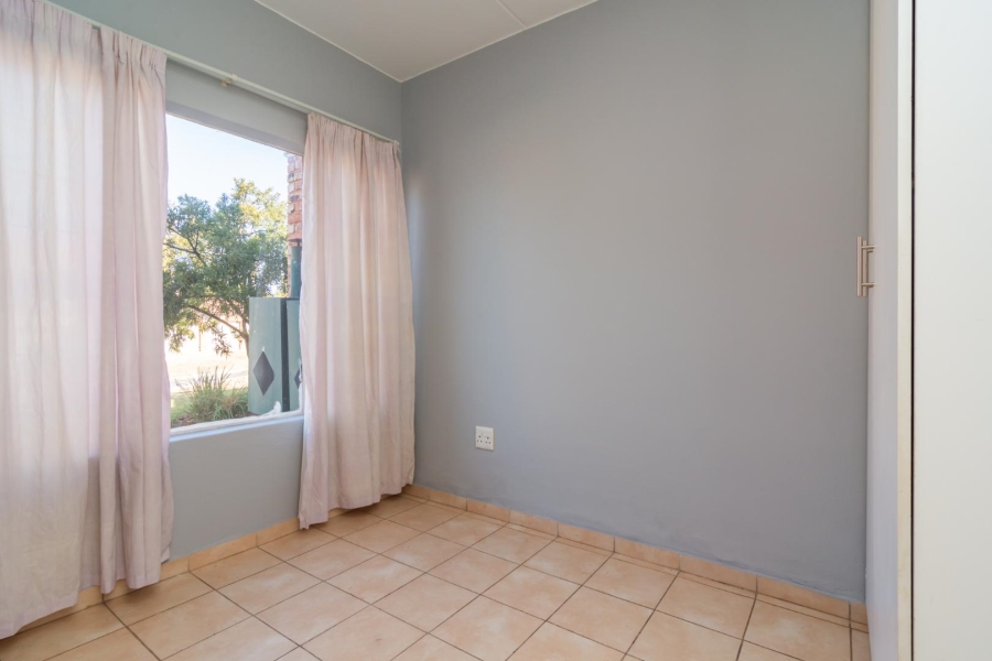 To Let 2 Bedroom Property for Rent in Groblerpark Gauteng