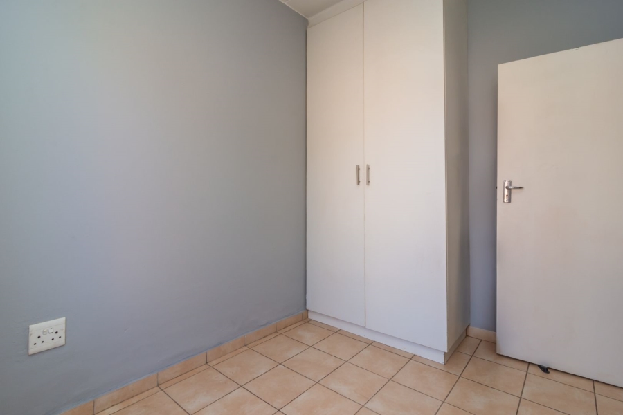 To Let 2 Bedroom Property for Rent in Groblerpark Gauteng