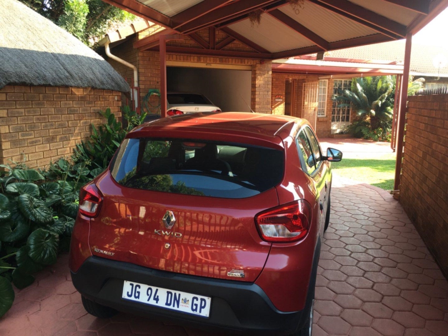3 Bedroom Property for Sale in Wierda Park Gauteng