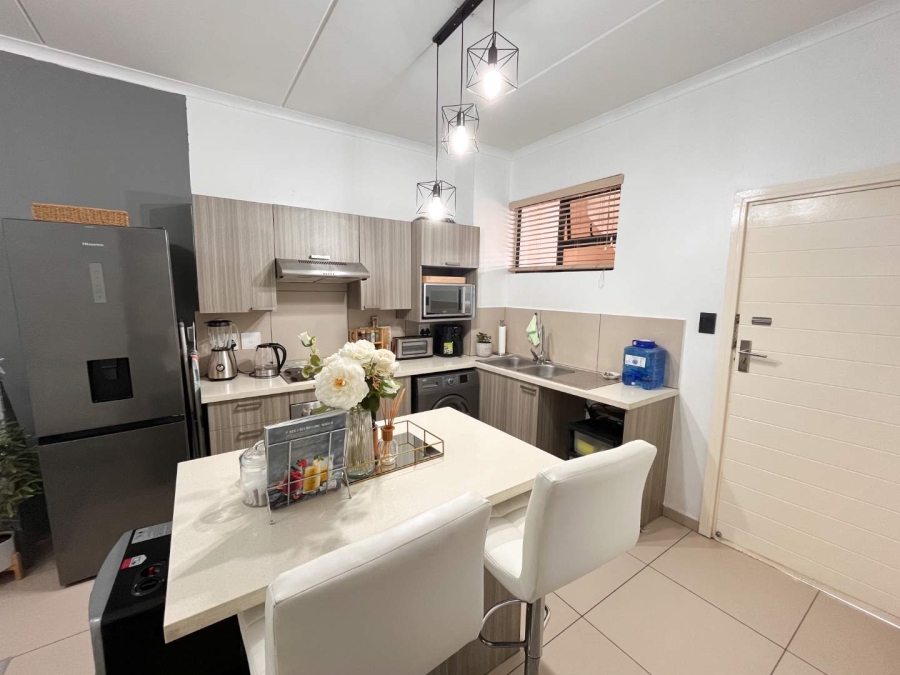 To Let 1 Bedroom Property for Rent in Comet Gauteng