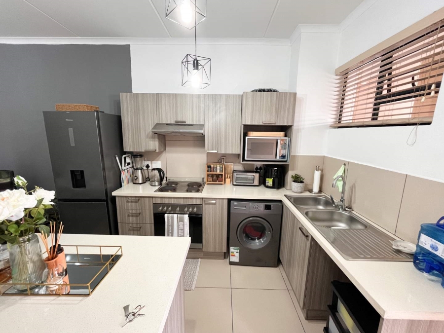 To Let 1 Bedroom Property for Rent in Comet Gauteng