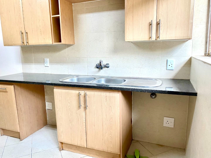 To Let 3 Bedroom Property for Rent in River Club Gauteng