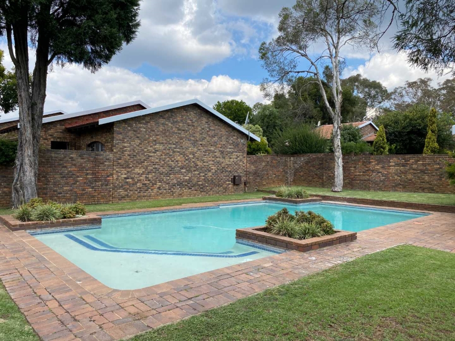 To Let 3 Bedroom Property for Rent in River Club Gauteng