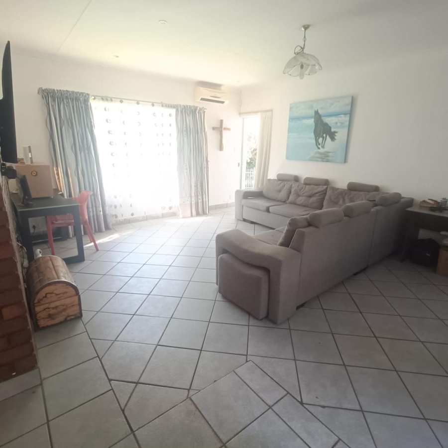 3 Bedroom Property for Sale in Hennopspark Gauteng