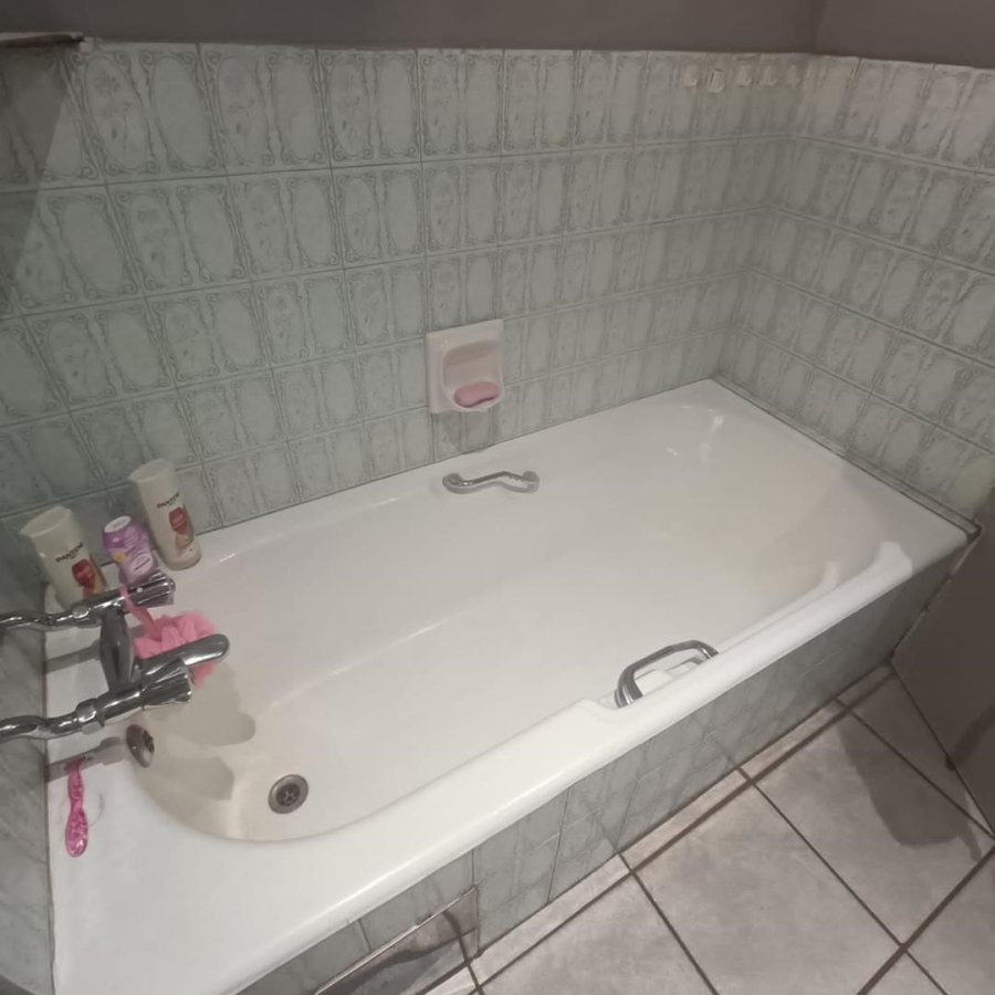3 Bedroom Property for Sale in Hennopspark Gauteng
