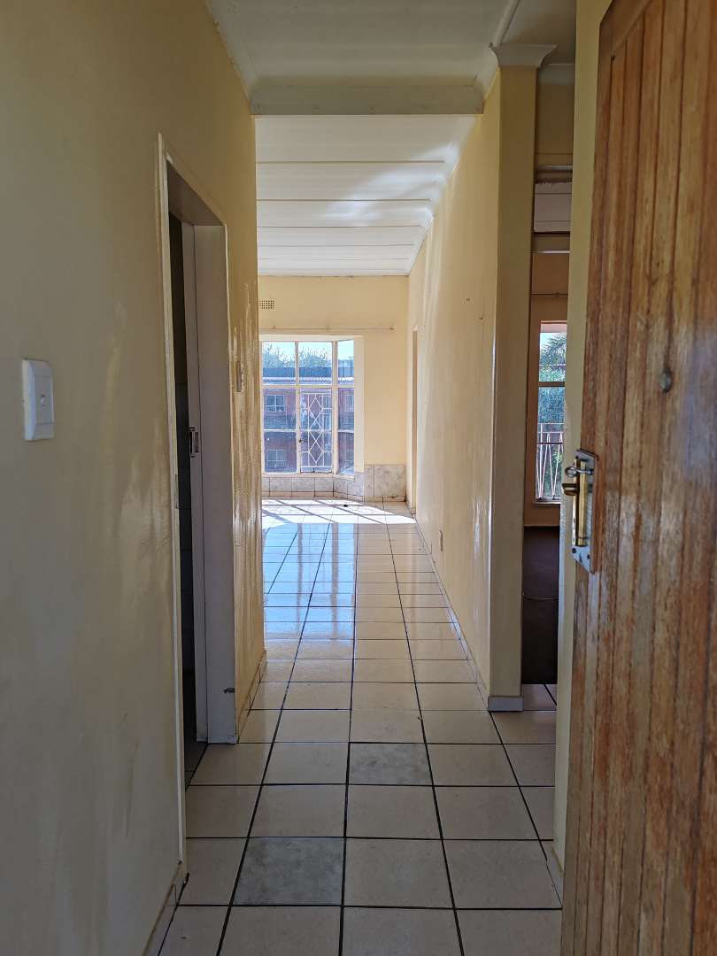 To Let 1 Bedroom Property for Rent in Horison View Gauteng