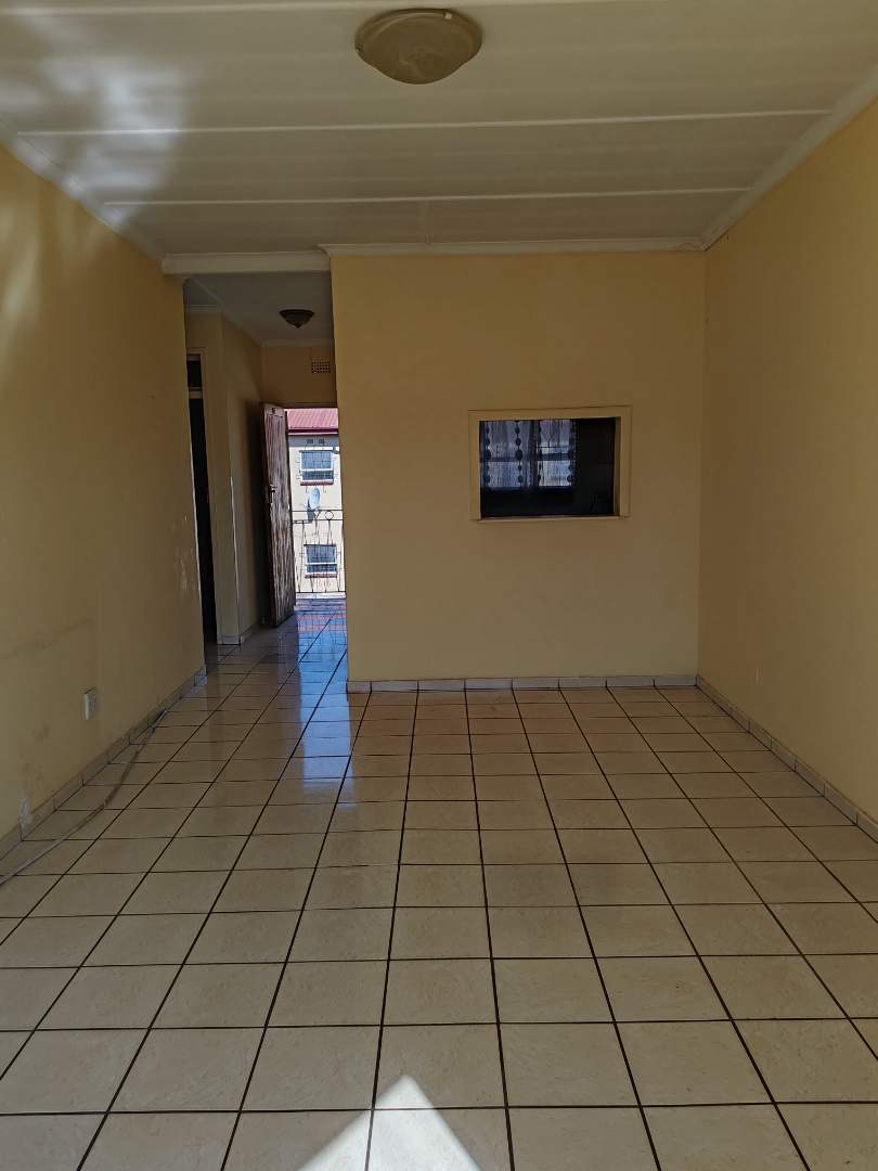 To Let 1 Bedroom Property for Rent in Horison View Gauteng