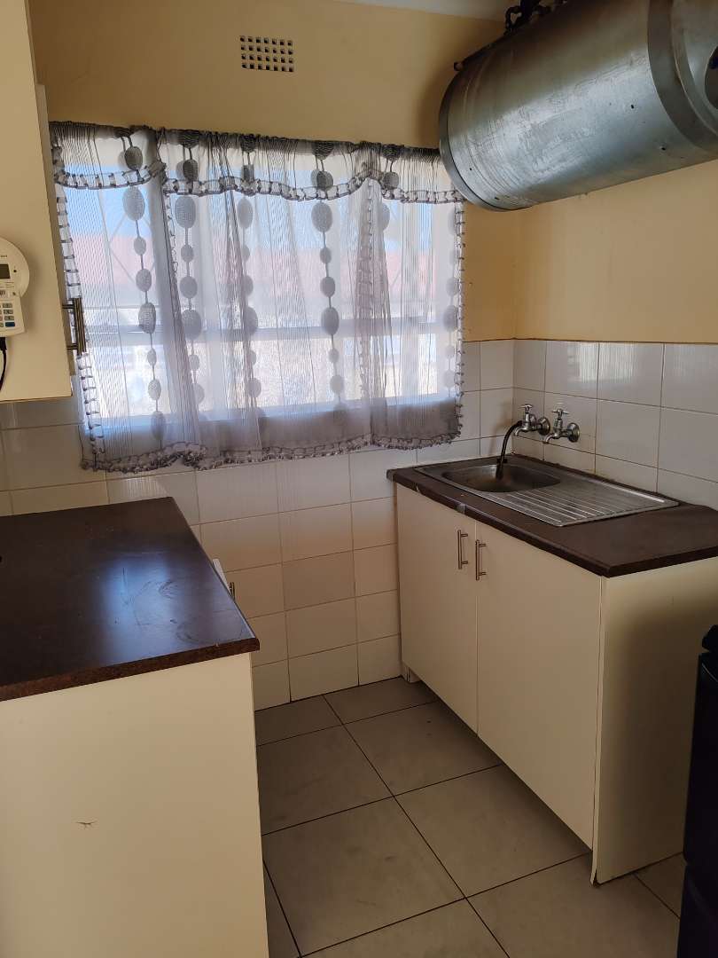 To Let 1 Bedroom Property for Rent in Horison View Gauteng