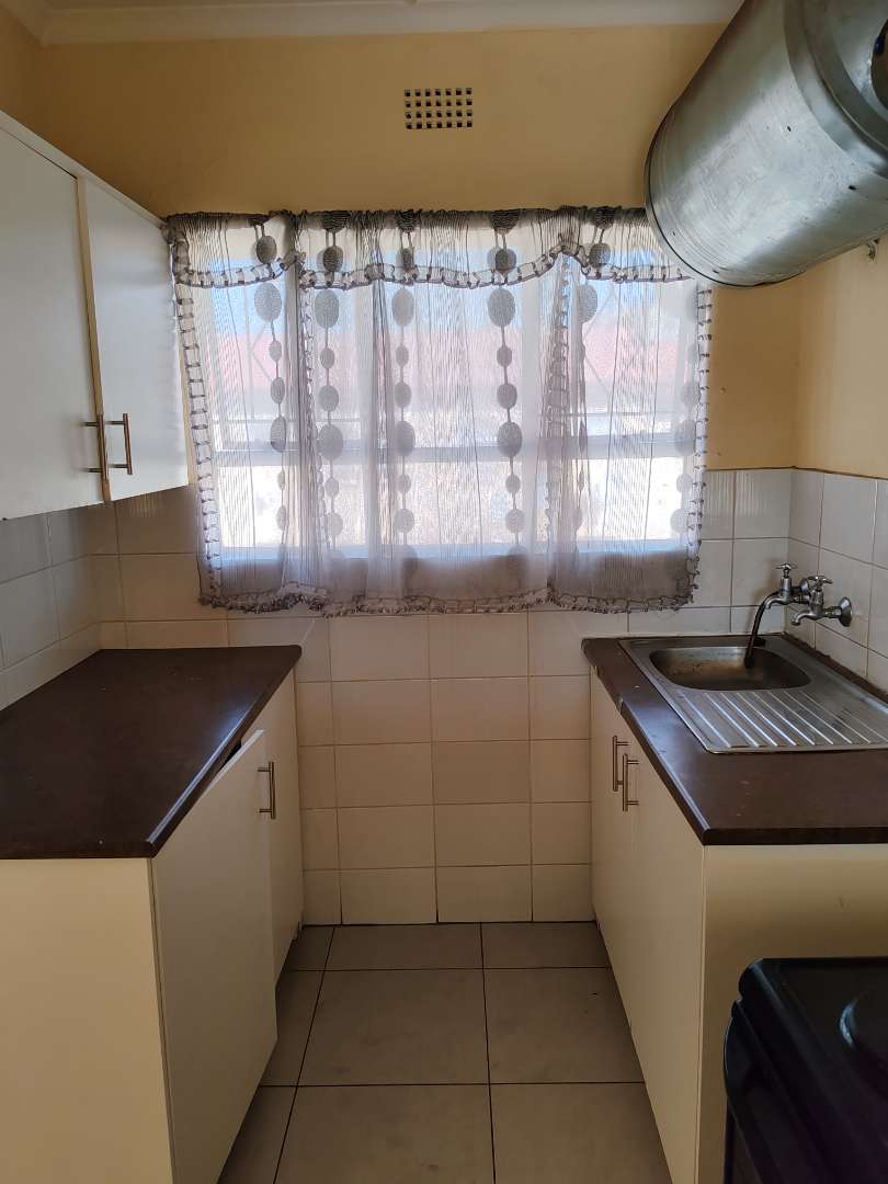 To Let 1 Bedroom Property for Rent in Horison View Gauteng