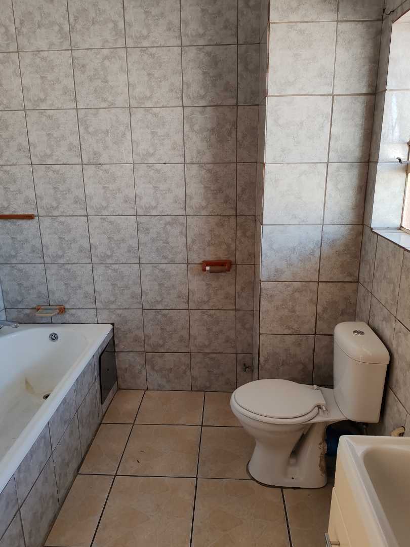 To Let 1 Bedroom Property for Rent in Horison View Gauteng