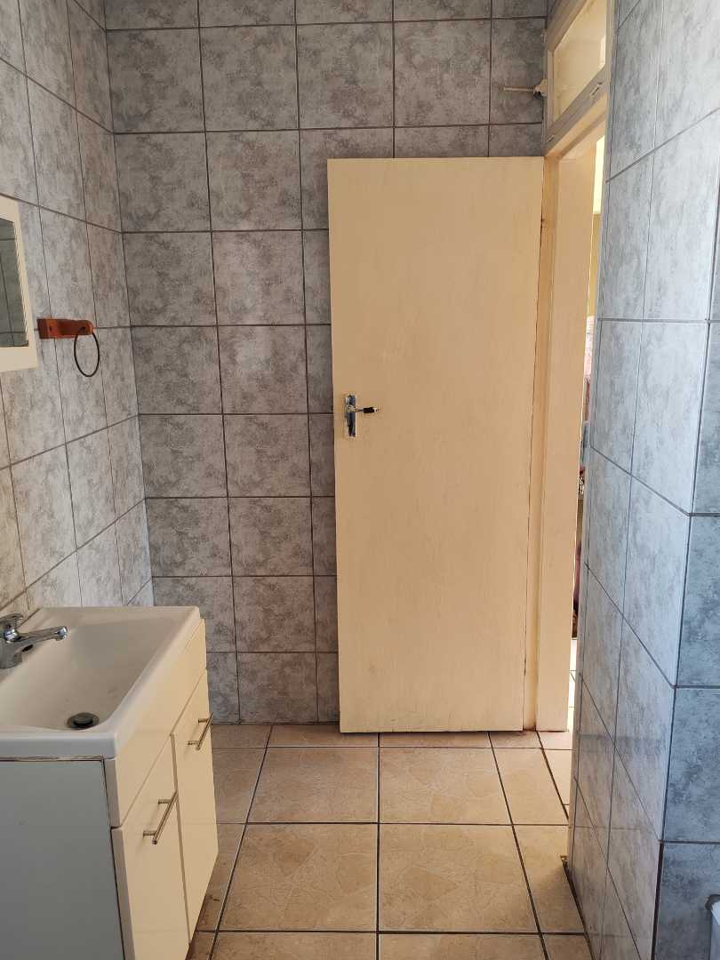To Let 1 Bedroom Property for Rent in Horison View Gauteng