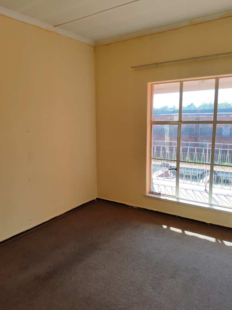 To Let 1 Bedroom Property for Rent in Horison View Gauteng