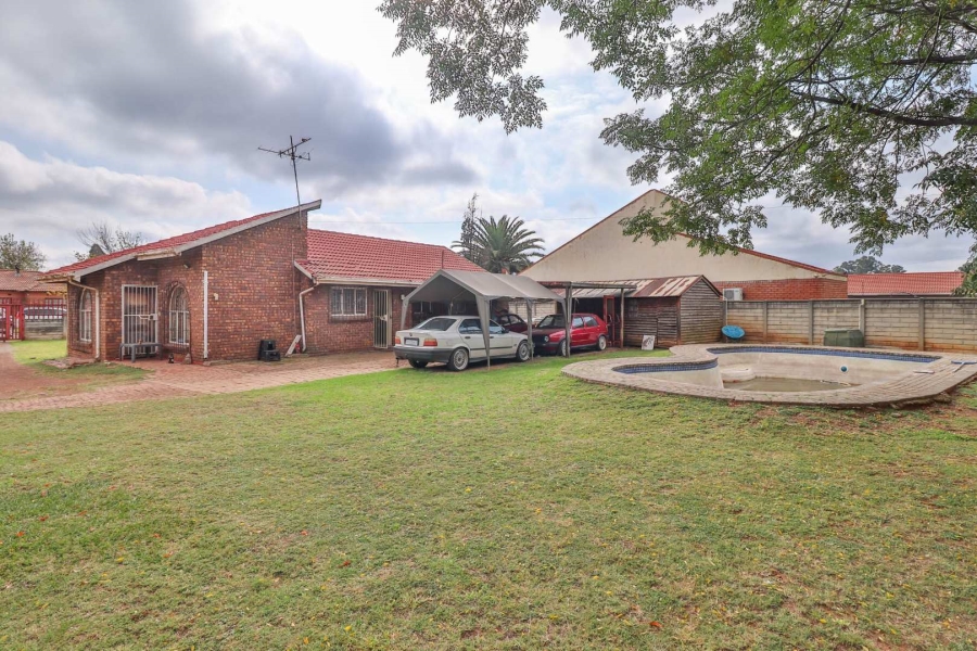 3 Bedroom Property for Sale in Bakerton Gauteng