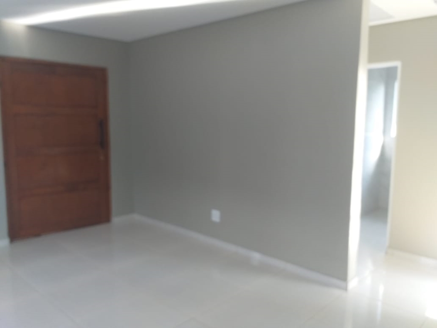 To Let 2 Bedroom Property for Rent in Brackenhurst Gauteng